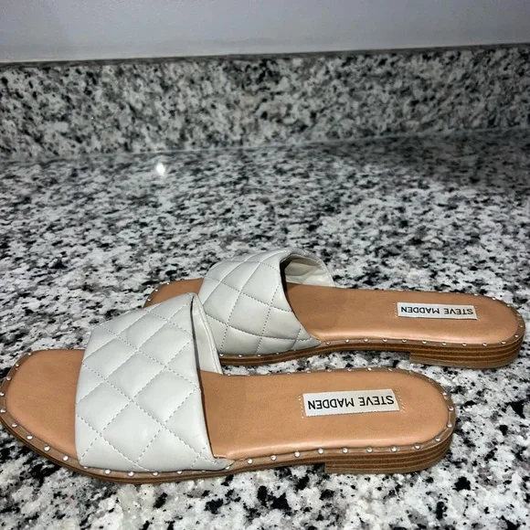 Steve Madden Quilted Cream Slide Sandals with Stud Trim - Picture 3 of 6